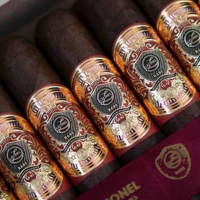 購入 Custom Logo Adhesive Sticker UV Printing Gold Foil with Classic OEM Custom Sticker Waterproof  Vinyl Printed Cigar Label online manufacture