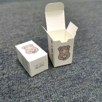 良い値段 オーダーメイドの梱包ソリューション 金箔押しメール便ボックス（衣類および美容製品用） オンライン